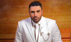 Dumaszínház - Lehetek őszinte? - Elek Péter új önálló estje - BEMUTATÓ, mv: Jancsik Juli