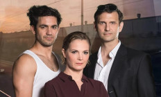 Játékszín - A lány a vonaton