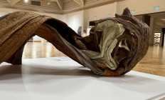 Pesti Vigadó - Tárlatvezetés a TŰ-RÉS-HATÁR című kiállításon