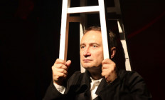 Új Színház - Ismerjetek meg! - Petőfi versszínház Előadja: Vass György