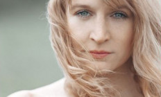 Eötvös10 Művelődési Ház - LÁTHATATLAN JÁTÉK / FÖLDES ESZTER ÉS KOVÁCS ADRIÁN ZENÉS SZÍNHÁZI ESTJE