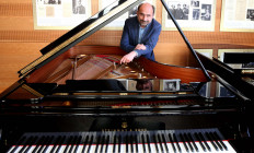 Pesti Vigadó - Mitől zong az Ora? avagy a zongoráról másképpen - Eckhardt Gábor ea.