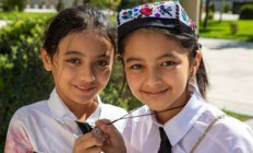 KMO Művelődési Központ és Könyvtár - Világjáró - Ismeretterjesztő előadás Radics Tamással: Üzbegisztán