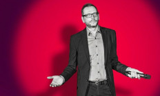 Dumaszínház - Felnőtté válás - Kőhalmi Zoltán önállósuló estje - BEMUTATÓ, műsorvezető: Csenki Attila